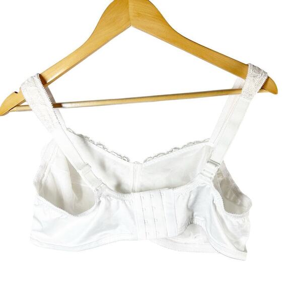 Amoena Rebecca Soft Bra White 0806 Size 44B Wireless Mastectomy Bra - Picture 3 of 10